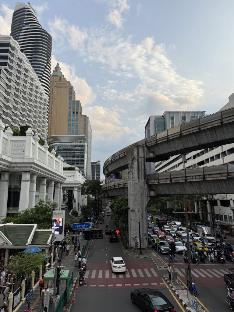 bts kolejka skytrain bangkok